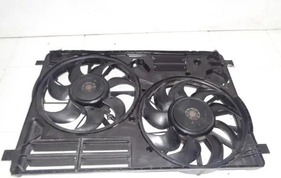 Ford Kuga II Radiator cooling fan shroud 3135103884