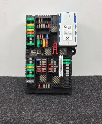 BMW 5 G30 G31 G38 Fuse module 8713127 8795479