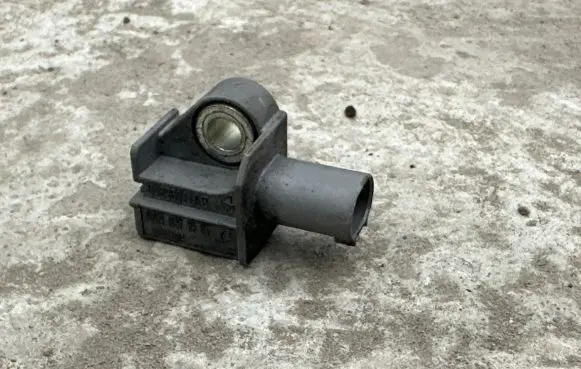 Chrysler Grand Voyager V Airbag deployment crash/impact sensor A2048201985 04896011AB 5WK43584