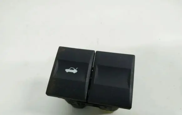 Ford Mondeo Mk III Tailgate opening switch 1s7t19b514aa