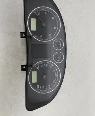 Volkswagen PASSAT B5.5 Speedometer (instrument cluster) 3B0920807A 030203003702 VWZ7Z0C6892963