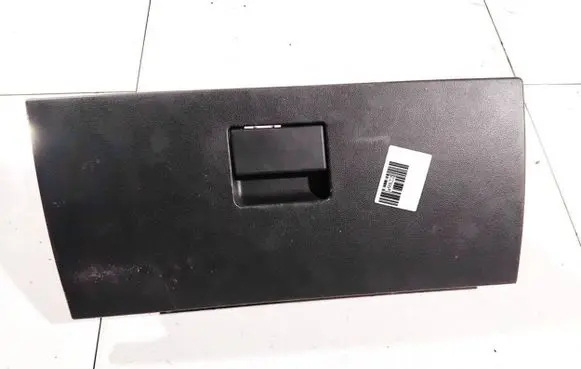 Glove box