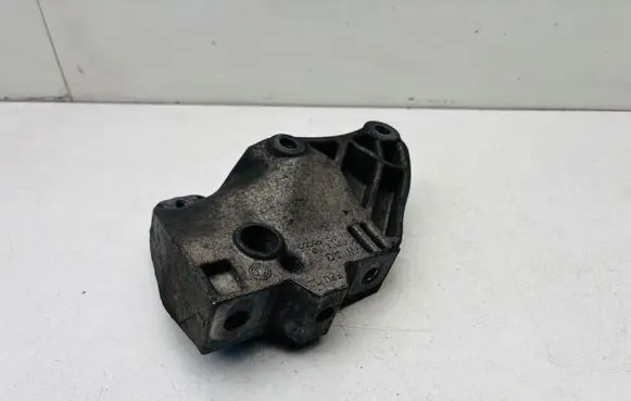 Volkswagen PASSAT B8 Gearbox mounting bracket 1K0199117