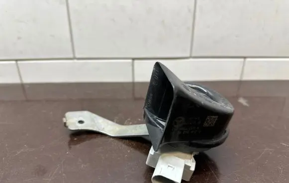 Mercedes-Benz B W246 W242 Horn signal A2465420020