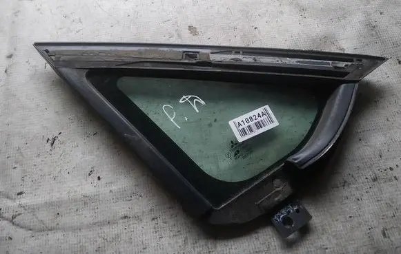 Mitsubishi Endeavor Front triangle window/glass as2