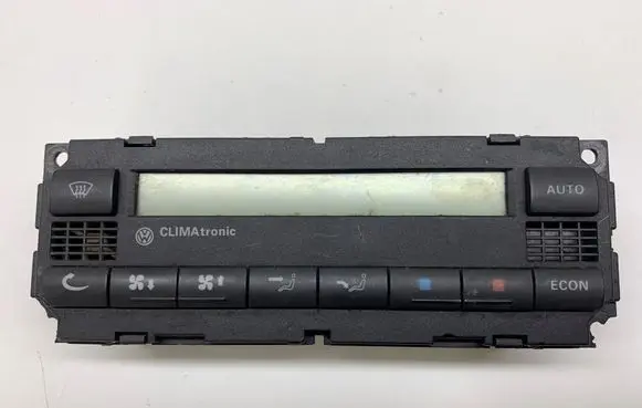 Volkswagen PASSAT B5.5 Climate control unit