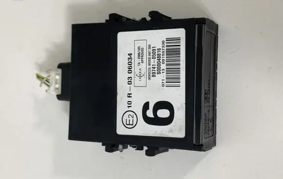 Toyota Avensis T270 Door central lock control unit/module 8974105091