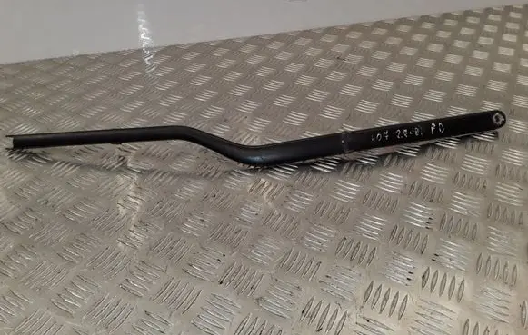 Peugeot 607 Front wiper blade arm 102393