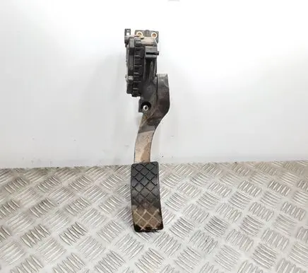Audi A4 S4 B5 8D Accelerator throttle pedal 8D1721523 74253001
