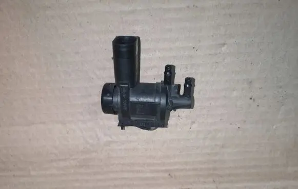 Audi Q7 4L Turbo solenoid valve 1J0906283B