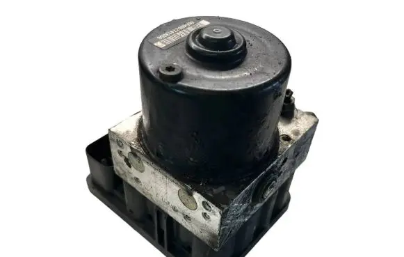 Volkswagen Golf Plus ABS Pump 1K0907379Q 00005305F3 10096003553