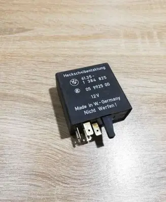 BMW 5 E34 Other relay 1384825 BASIC