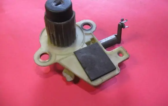 Renault Laguna I Tailgate exterior lock 7700524976