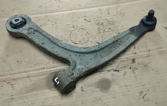Fiat 500 Front lower control arm/wishbone