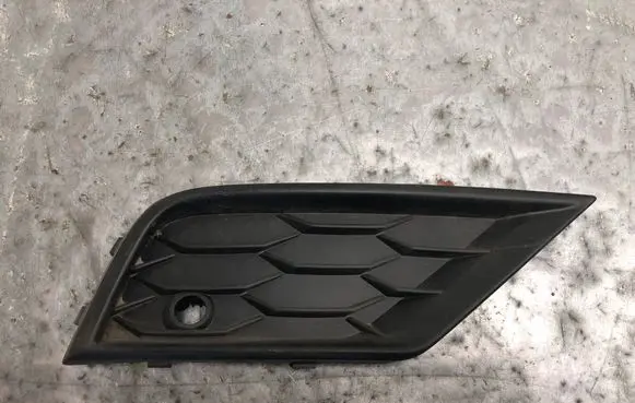 Volkswagen Tiguan Front bumper lower grill 5NA853666ABILI 5NA853666A