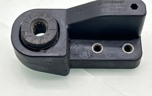 Opel Astra K Radiator support slam panel bracket 39162457 688437545