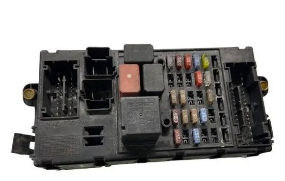 Iveco Daily 35 - 40.10 Fuse module 69500009