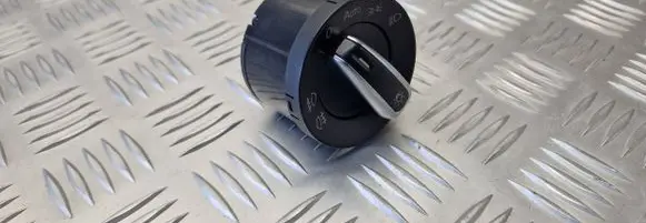 Volkswagen Golf V Light switch
