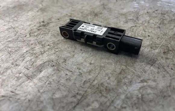 Jeep Grand Cherokee (WK) Airbag deployment crash/impact sensor 04671779AC