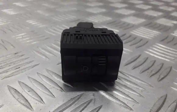 Volkswagen Polo IV 9N3 Light relay 6Q0941333B