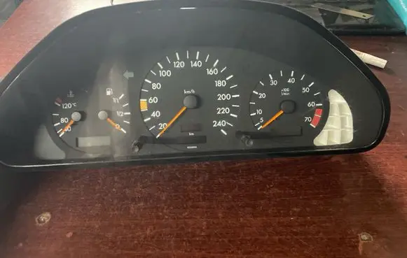 Mercedes-Benz E W210 Speedometer (instrument cluster) 2025404811