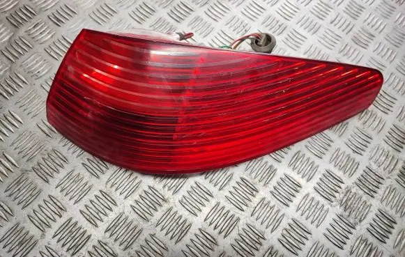 Peugeot 607 Rear/tail lights 2543D