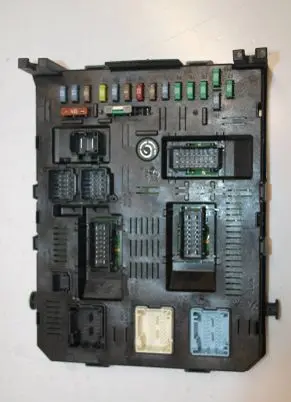 Peugeot 307 Comfort/convenience module 9660105680 BSI2004H02 01031105