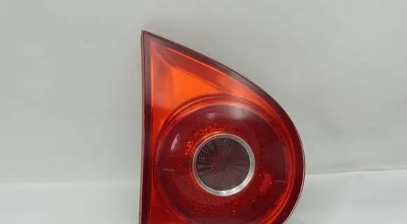 Volkswagen Golf V Tailgate rear/tail lights 4VFX15K272AA