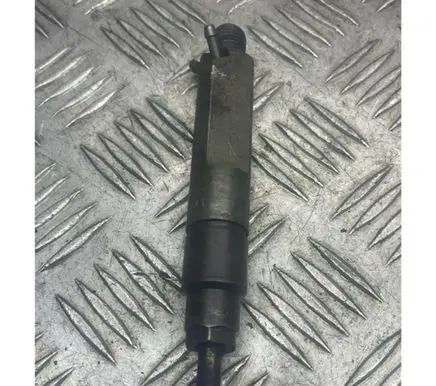 Volkswagen Golf IV Fuel injector 038130201G