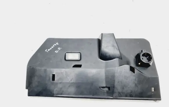 Volkswagen Touareg I Dashboard lower bottom trim panel 7L6815174C