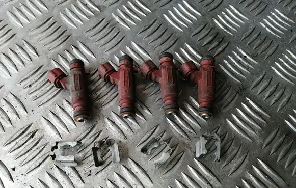 Fuel injectors set