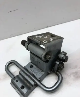Audi A4 S4 B7 8E 8H Rear door lower hinge 8E0833411