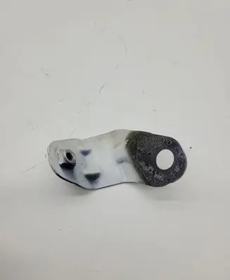 Fender mounting bracket