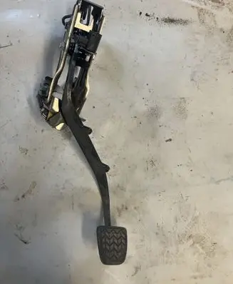 Toyota Corolla Verso AR10 Clutch pedal 