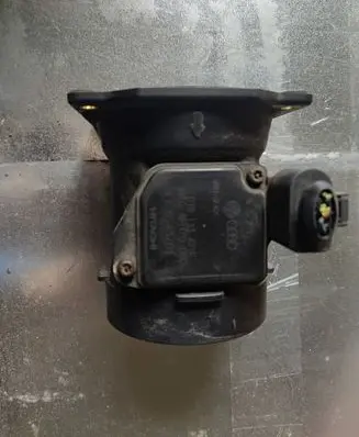 Skoda Superb B5 (3U) Mass air flow meter 078133471E