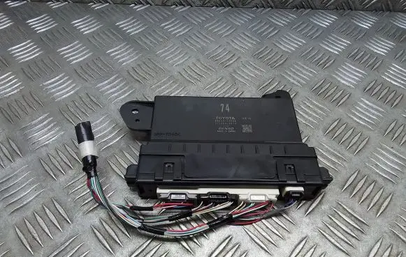 Lexus ES 250 - 300 - 330 Other control units/modules 8865033E50 2775004010