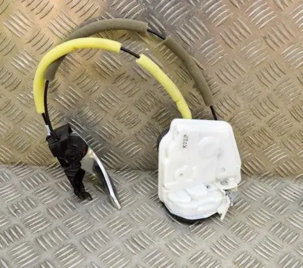 Mazda CX-3 Front door lock