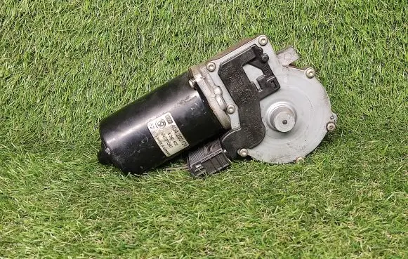BMW 5 E39 Wiper motor 8360603 404202
