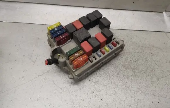 Fiat Punto (188) Fuse module 46835583