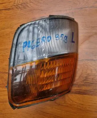 Mitsubishi Pajero Front indicator light 183035B