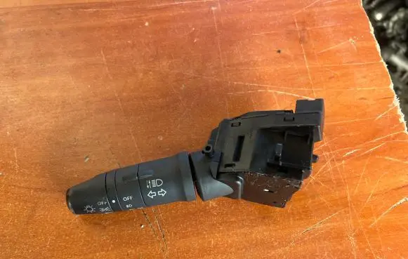 Nissan Almera N16 Indicator stalk