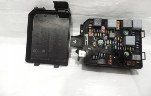 Opel Mokka Fuse box set 95263744
