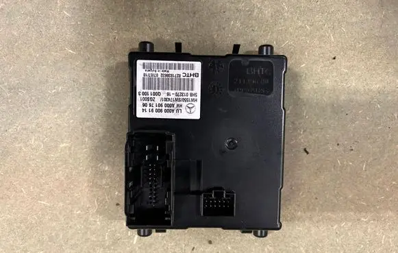 Mercedes-Benz C W205 Heater blower fan relay A0009009114 A0009017606