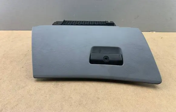 BMW 5 E39 Glove box 51167143321 7143321