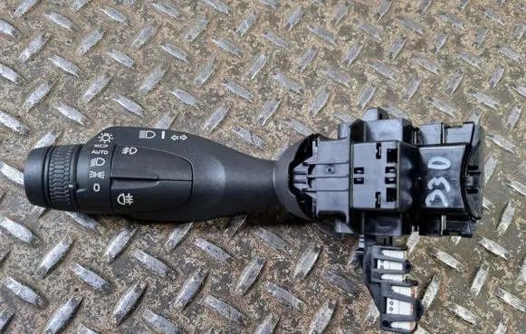 Volvo XC60 Indicator stalk 31674102