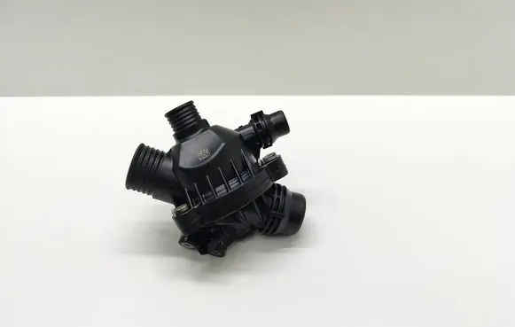 BMW 5 E60 E61 Thermostat/thermostat housing 7549476 754947602 7536655