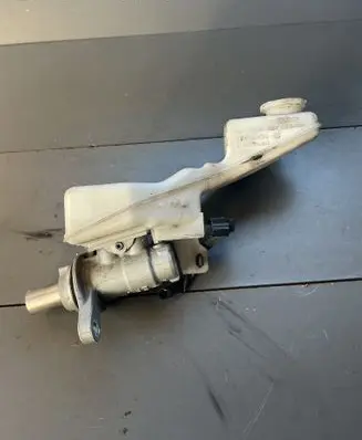 Nissan Qashqai Master brake cylinder 0204796652