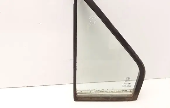 Alfa Romeo 155 Rear vent window glass 43R000980 DOT36 AS2