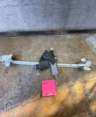 Opel Zafira A Rear door window regulator with motor 13132232