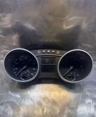 Mercedes-Benz ML W164 Speedometer (instrument cluster) a1645409047